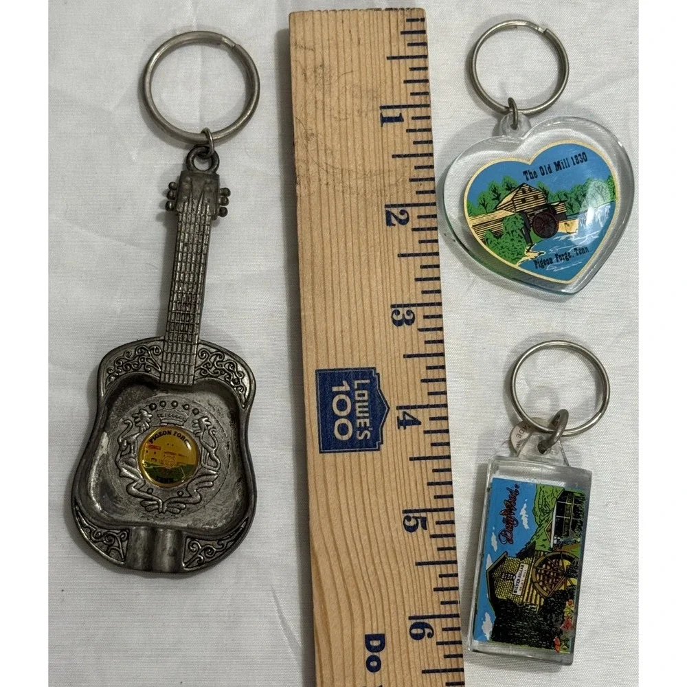Lot of 3 Keychain‎ -Dollywood &Pigeon Forge Tennessee Guitar - Metal
